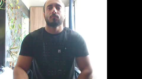 Snapshot of t_huracane chatting on December 2025 09:29:01 AM Huracane online show from December 2025 09:29:01 AM