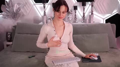 TAANNI online show from March 2025 03:32:01 AM