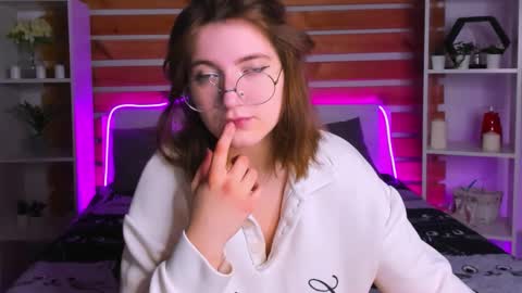 Tara online show from September 2025 01:40:01 AM
