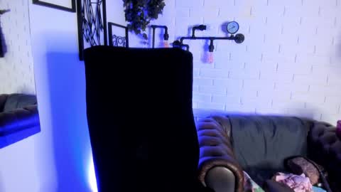 Tatty online show from December 2024 07:05:01 PM