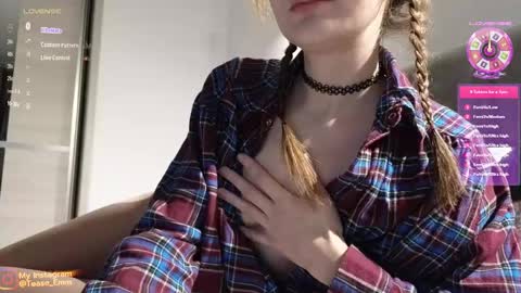 Snapshot of tease_me__ chatting on January 2025 06:20:02 PM Em online show from January 2025 06:20:02 PM