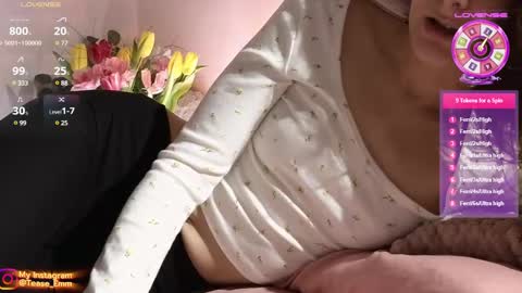 Snapshot of tease_me__ chatting on February 2025 09:31:01 PM Em online show from February 2025 09:31:01 PM