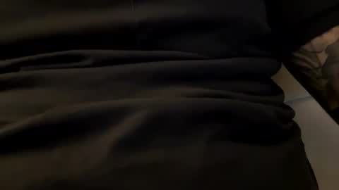 Snapshot of teejm chatting on December 2025 09:25:01 AM Twizzler online show from December 2025 09:25:01 AM