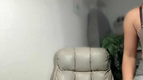 TERRI  the girl will hunt you online show from December 2024 02:02:01 AM