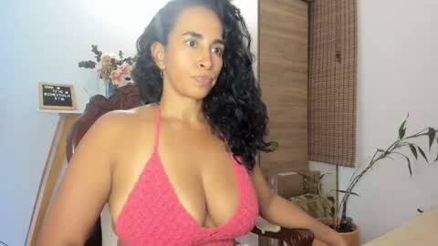 Thalia Gomex online show from February 2025 05:58:02 PM