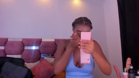 Snapshot of thaliaocean chatting on October 2025 12:47:01 PM thaliaocean online show from October 2025 12:47:01 PM