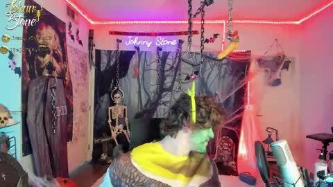 Snapshot of thejohnnystone chatting on October 2025 12:22:01 AM Johnny Stone online show from October 2025 12:22:01 AM