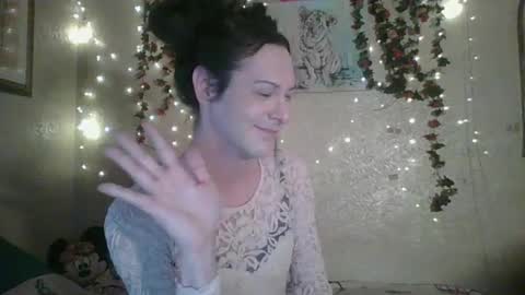 Snapshot of thesillymillie chatting on January 2025 09:09:02 PM sillymillie0 online show from January 2025 09:09:02 PM