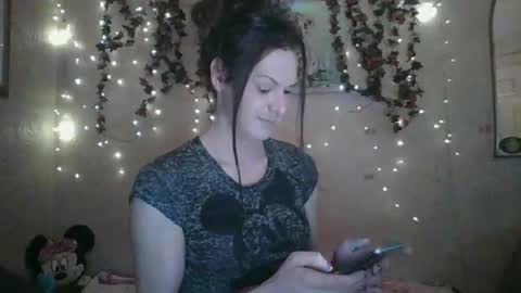 Snapshot of thesillymillie chatting on February 2025 03:53:01 AM sillymillie0 online show from February 2025 03:53:01 AM