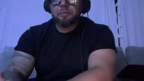 thiccbull12 online show from September 2025 10:40:01 AM
