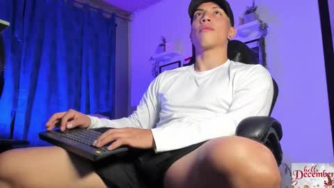 Snapshot of thomsevery chatting on December 2025 01:33:02 AM Thoms Every online show from December 2025 01:33:02 AM