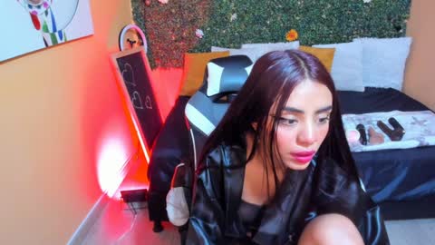 tiffany_sander online show from December 2024 07:37:01 AM