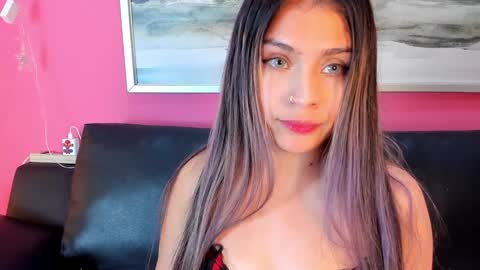 Stefany Suarez online show from January 2025 04:27:01 PM