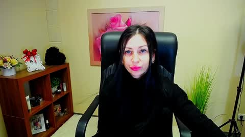 Luisa online show from December 2024 11:01:01 AM