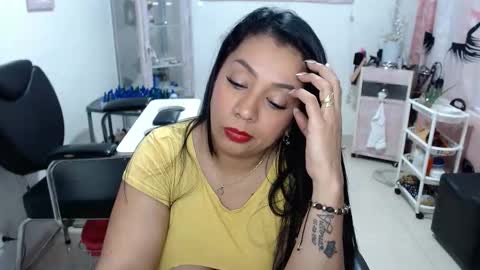 Snapshot of titsbiglovers chatting on December 2025 09:24:02 PM DIVA online show from December 2025 09:24:02 PM