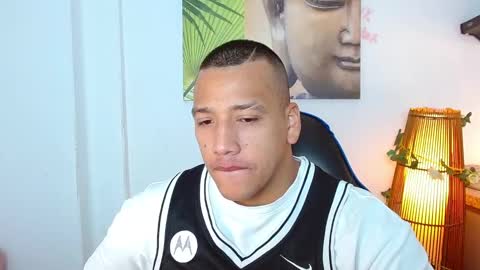 Tom muscle1 online show from December 2024 12:05:01 PM