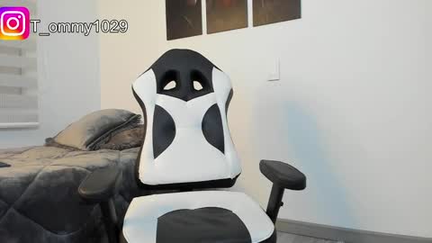 Snapshot of tommy_vm chatting on March 2025 02:52:01 AM Tommy online show from March 2025 02:52:01 AM