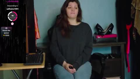 TreeJeanne online show from October 2025 12:42:02 PM