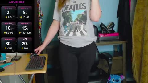 TreeJeanne online show from December 2025 05:18:02 PM