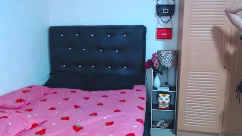 Snapshot of tremendousstephanie chatting on October 2025 02:59:01 AM STEPHANiE online show from October 2025 02:59:01 AM