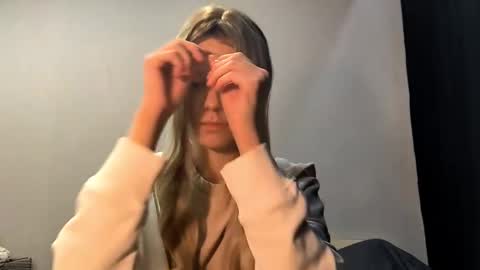 Snapshot of tressamarshbanks chatting on October 2025 07:11:02 PM Alice online show from October 2025 07:11:02 PM