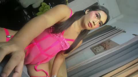 Snapshot of tricxieissubmissive chatting on February 2025 12:20:01 AM Tricxie online show from February 2025 12:20:01 AM