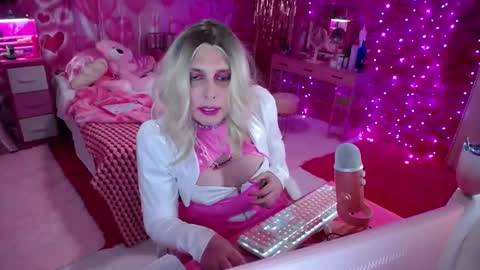 Snapshot of trista_doll chatting on February 2025 11:24:02 PM trista_doll online show from February 2025 11:24:02 PM