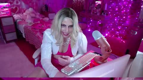 Snapshot of trista_doll chatting on March 2025 12:04:01 AM trista_doll online show from March 2025 12:04:01 AM