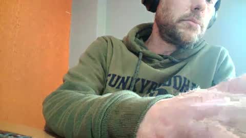 truble_78 online show from February 2025 01:39:02 PM