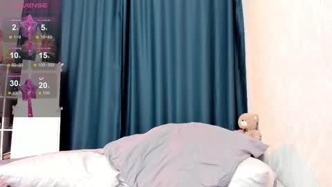 Snapshot of twintoyss chatting on December 2025 02:40:01 AM SophiAlex online show from December 2025 02:40:01 AM