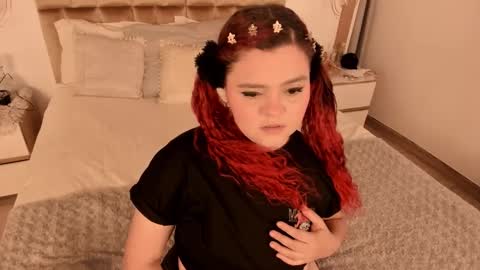 Twiggy online show from January 2025 08:12:01 PM