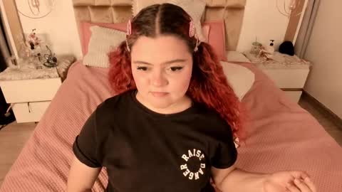 Twiggy online show from March 2025 08:32:01 PM