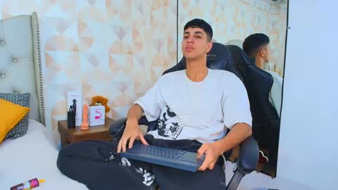 Tyler Rodriguez online show from September 2025 10:10:02 PM