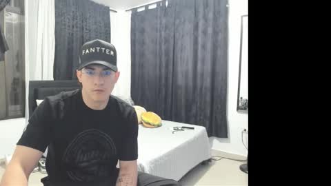 Snapshot of tyler_scotts2323 chatting on December 2025 01:32:02 AM tyler_scotts2323 online show from December 2025 01:32:02 AM