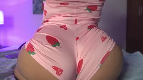 VALENTINA online show from October 2025 11:29:02 PM