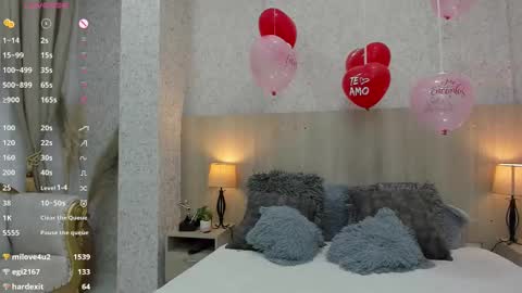 Snapshot of valentina_robertson chatting on February 2025 01:36:02 AM online show from February 2025 01:36:02 AM