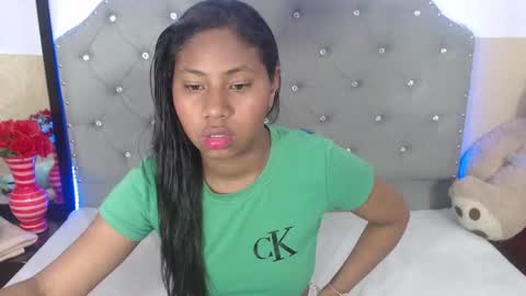 Snapshot of valentinavega18x chatting on November 2025 04:02:02 AM valentina vega online show from November 2025 04:02:02 AM