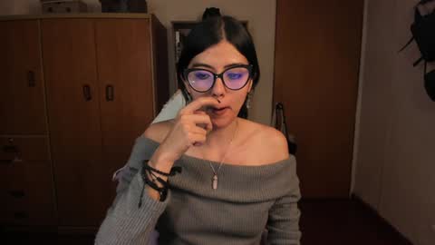 Snapshot of valerie__sky chatting on January 2025 03:11:01 AM Val online show from January 2025 03:11:01 AM