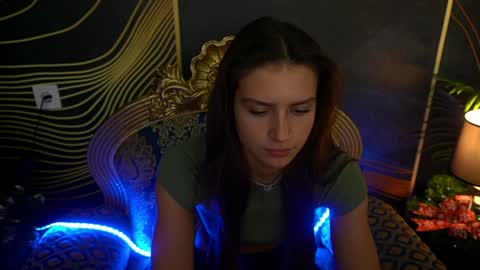 Snapshot of valeryroyale chatting on December 2024 02:48:02 PM Valery online show from December 2024 02:48:02 PM