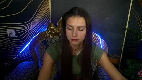 Snapshot of valeryroyale chatting on December 2024 02:39:02 PM Valery online show from December 2024 02:39:02 PM