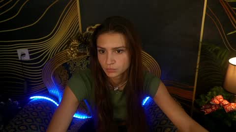 Snapshot of valeryroyale chatting on December 2024 02:28:01 PM Valery online show from December 2024 02:28:01 PM