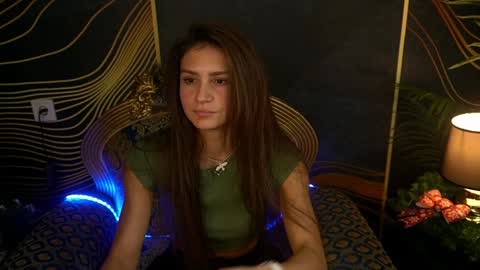 Snapshot of valeryroyale chatting on December 2024 05:31:02 PM Valery online show from December 2024 05:31:02 PM