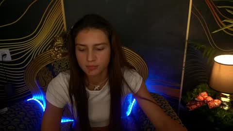 Snapshot of valeryroyale chatting on December 2024 01:54:01 PM Valery online show from December 2024 01:54:01 PM