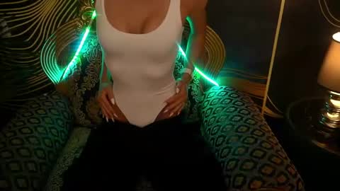 Snapshot of valeryroyale chatting on March 2025 02:34:02 PM Valery online show from March 2025 02:34:02 PM