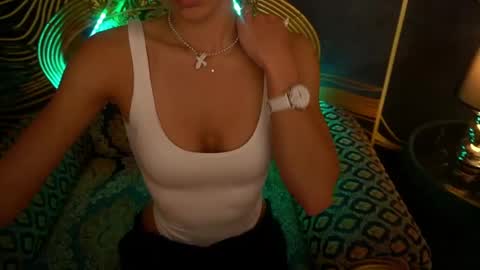 Snapshot of valeryroyale chatting on March 2025 05:39:02 PM Valery online show from March 2025 05:39:02 PM