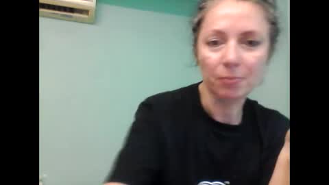 Snapshot of valleriwind chatting on February 2025 03:17:01 PM ValleriWind online show from February 2025 03:17:01 PM