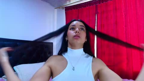 Snapshot of vallery_evanss chatting on October 2025 09:35:02 PM Taty independent account online show from October 2025 09:35:02 PM