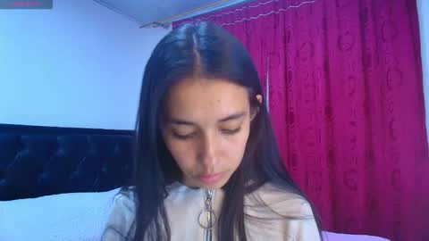 Snapshot of vallery_evanss chatting on November 2025 02:47:01 AM Taty independent account online show from November 2025 02:47:01 AM