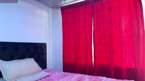 Snapshot of vallery_evanss chatting on November 2025 08:42:01 PM Taty independent account online show from November 2025 08:42:01 PM