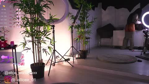 Vanessa Simon online show from February 2025 06:12:01 AM